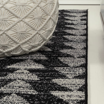 Aisha Moroccan Triangle Geometric Area Rug